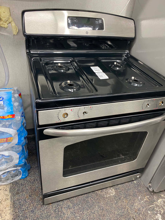 ITEM #GR19F GE  Stainless steel gas range 4 burner 30 inch *more pictures soon