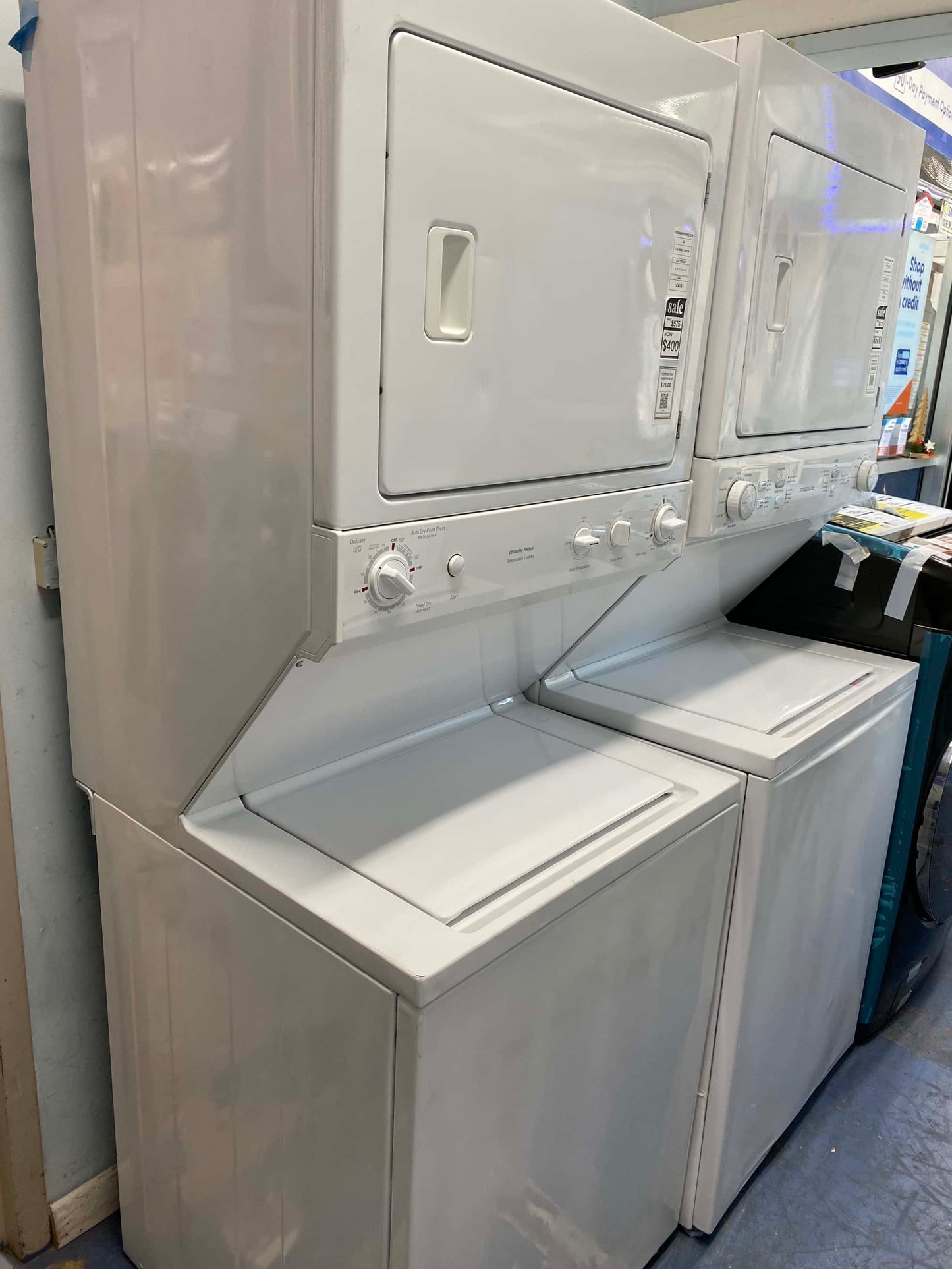 GE laundry center stackable unit laundry center washer and ELECTRIC 220v dryer 27 in #LC419