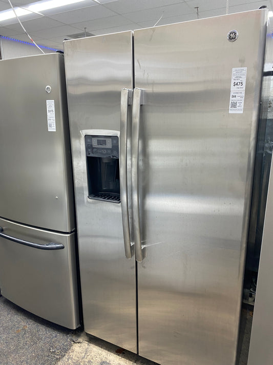 ITEM: #RF337 GE side x side  refrigerator 36”