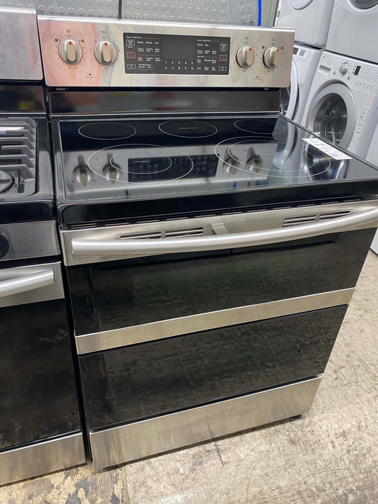 Item: #ER201 Samsung  electric range 5 burner  double oven Stainless steel range 30” in convection